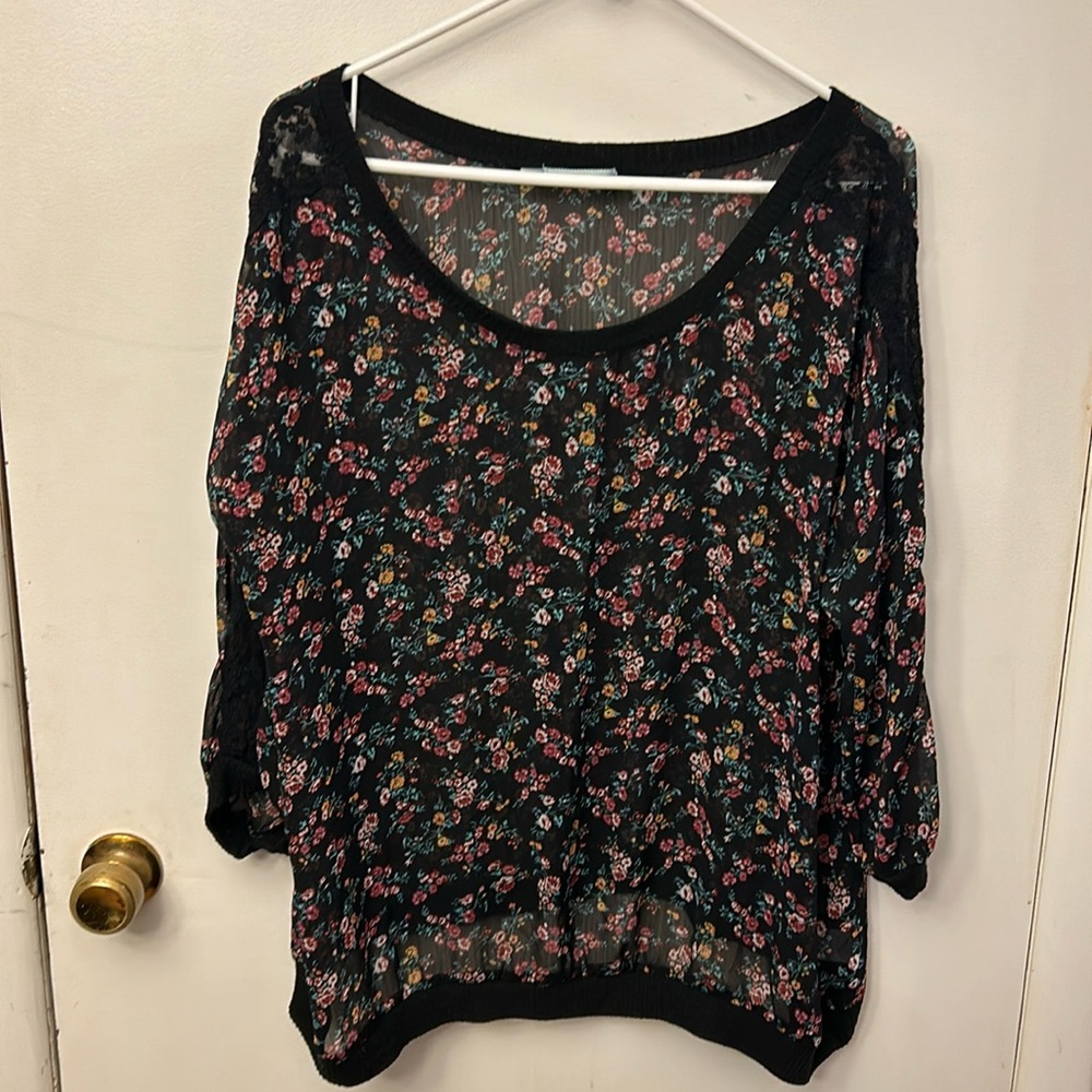 Maurice’s Women’s Top Black/Floral Size XXL